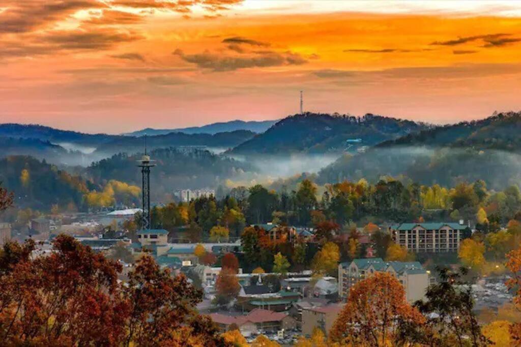 Villa Breathtaking Views Of The Smokies, 3 Mins To Gatlinburg Extérieur photo