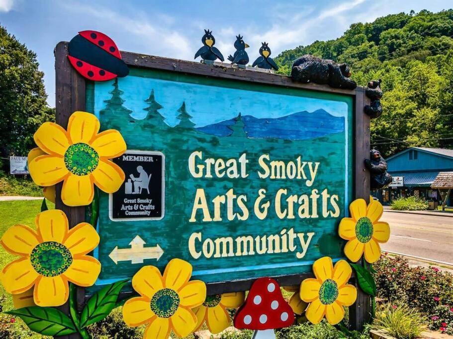 Villa Breathtaking Views Of The Smokies, 3 Mins To Gatlinburg Extérieur photo