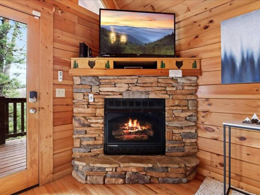 Villa Breathtaking Views Of The Smokies, 3 Mins To Gatlinburg Extérieur photo
